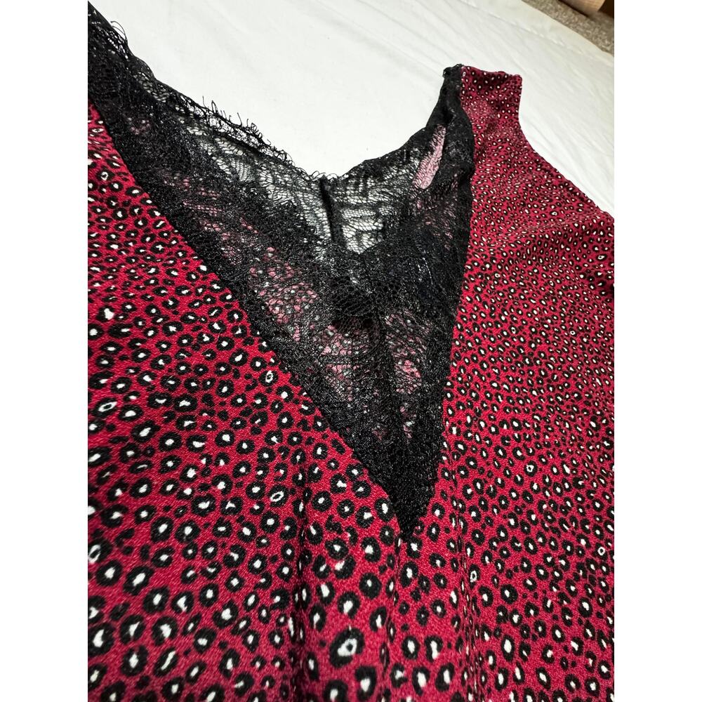 Daytrip Red Animal Print Lace Trim Tank Blouse 1X Flowy Date Night Top - Picture 6 of 10